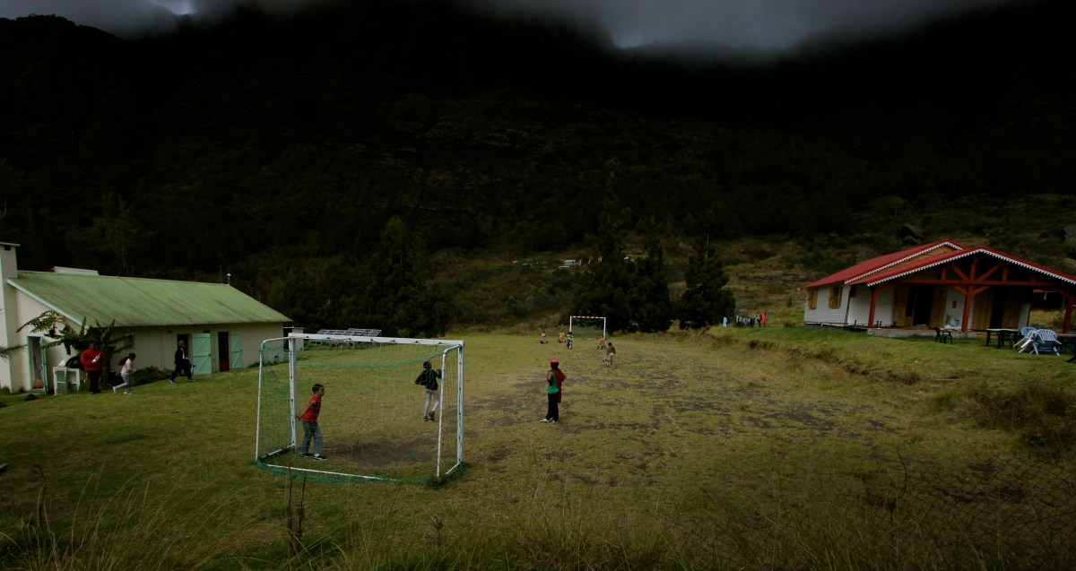 faraway futbol